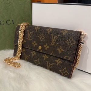 Louis Vuitton Sarah Wallet On Chain | TH0926